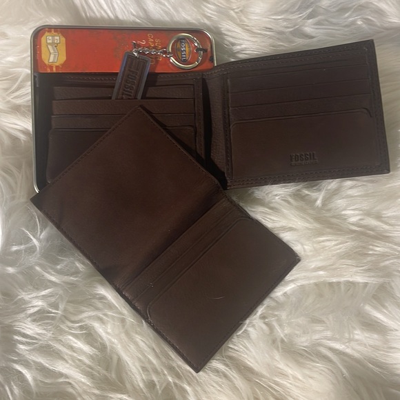 NEW Fossil Wallet & Keychain - Picture 2 of 8